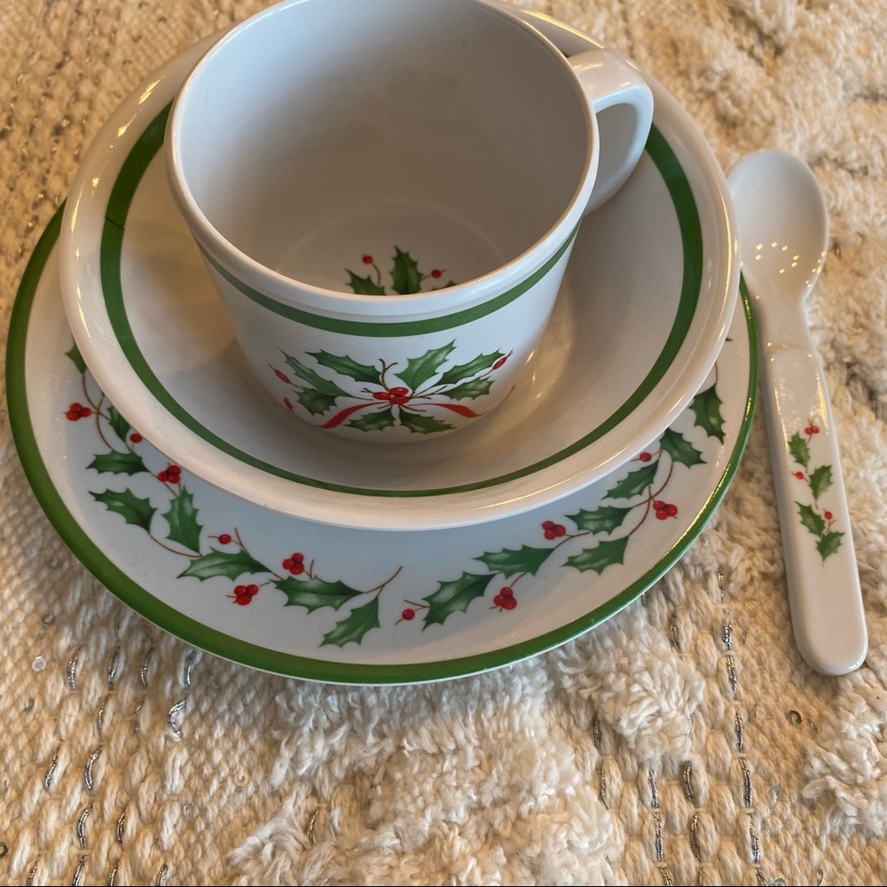 Lenox “Holiday Garland” Melamine Set